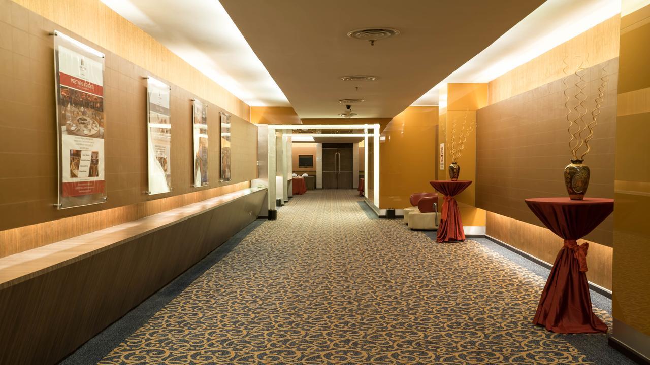 Hotel The Klagan Regency 1Borneo à Kota Kinabalu Extérieur photo